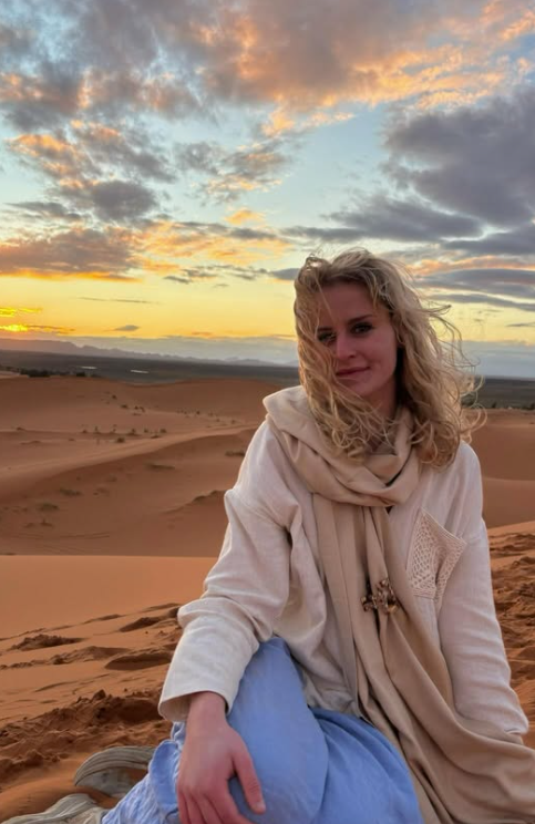 Serenity Sahara traveller: desert calm, Sahara dunes