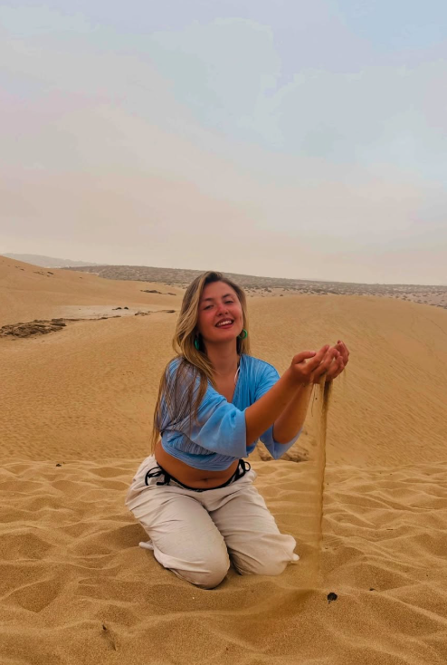 Serenity Sahara traveller: camel friends, desert camp