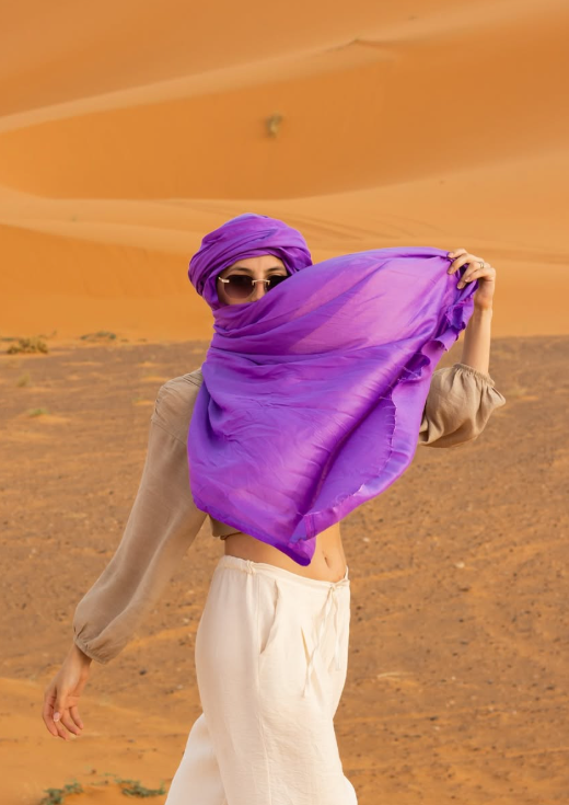 Serenity Sahara traveller: wind in the scarf, Sahara dunes