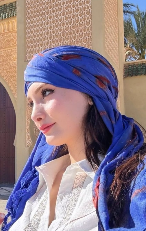 Serenity Sahara traveller: blue of the desert, Sahara